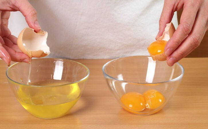 Lòng trắng trứng: Lòng trắng trứng chứa nhiều protein chất lượng cao có lợi cho thận. Những người phải điều trị lọc máu nên ăn lòng trắng trứng, vì lúc này cơ thể có nhu cầu cao về protein./.