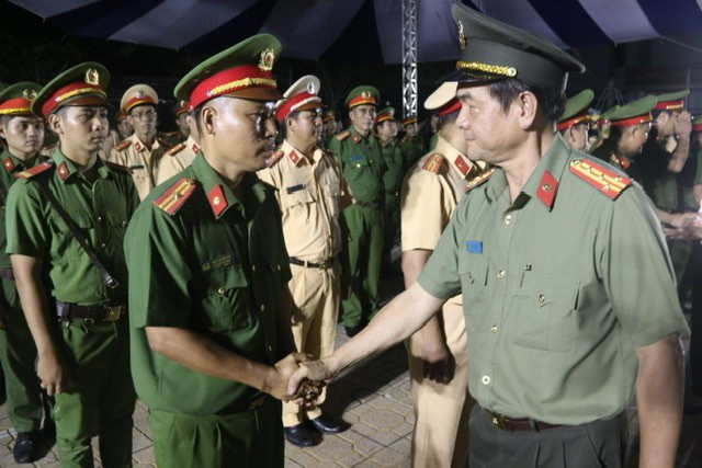 Đồng thời có nhiều cống hiến cho sự nghiệp bảo vệ an ninh quốc gia, bảo đảm trật tự an toàn xã hội và xây dựng lực lượng CAND được Đảng, Nhà nước, nhân dân, Bộ Công an đánh giá cao đã được tặng thưởng nhiều danh hiệu và phần thưởng cao quý.