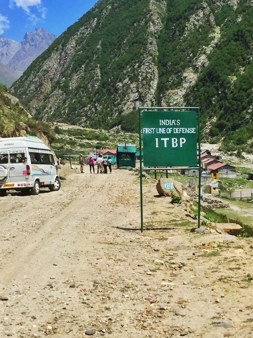 Khí hậu ở đây rất khắc nghiệt, mùa đông rất lạnh và mùa hè nóng vô cùng. Chính điều này đã ảnh hưởng và hình thành nên lối sống giản dị, chân chất của những người dân nơi đây.