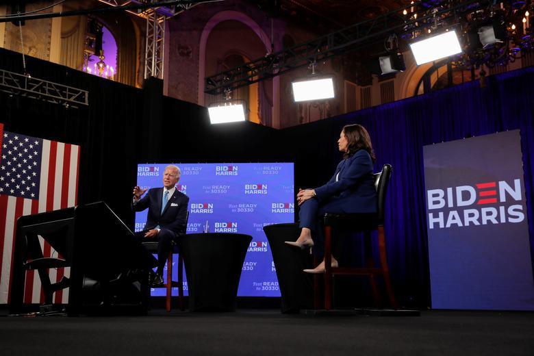 Sau khi ra mắt, ông Biden và bà Harris tham dự một buổi gây quỹ trực tuyến. Trước đó, cựu Phó Tổng thống Mỹ Biden cho biết ban vận động tranh cử của ông đã lập kỷ lục gây quỹ trực tuyến trong một ngày sau khi ông công bố bà Harris là đối tác tranh cử.