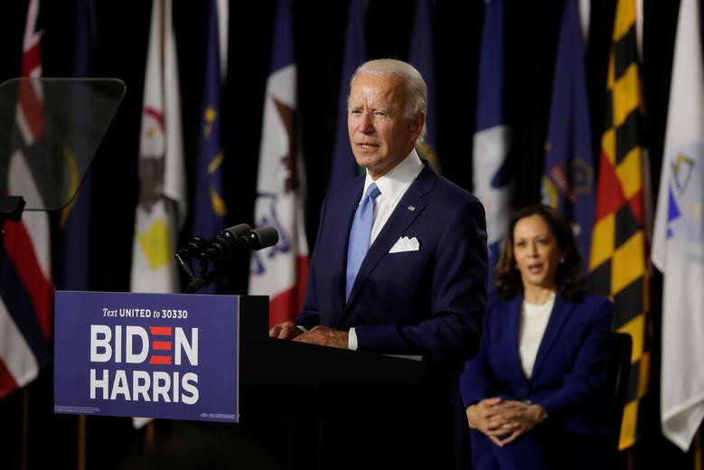 Nếu ông Biden được bầu làm Tổng thống thứ 46 của Mỹ, bà Kamala Harris sẽ trở thành người phụ nữ da màu đầu tiên và là người Mỹ gốc Á đầu tiên giữ cương vị Phó Tổng thống Mỹ.