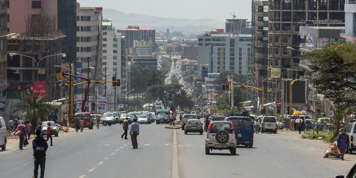 Hickel nói rằng "những khu vực trên thế giới đang chịu tác động nặng nề bởi biến đổi khí hậu lại là những khu vực ít gây ra tình trạng này nhất". Mời độc giả xem thêm video: Hậu quả khôn lường của biến đổi khí hậu (Nguồn video: VTC14)