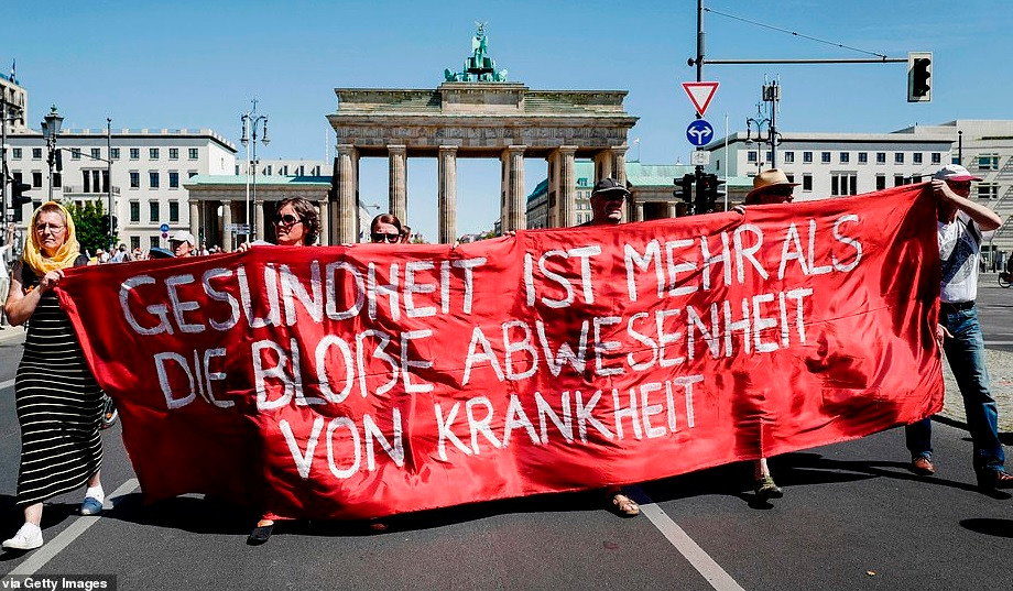 Trước sự gia tăng của số ca nhiễm mới COVID-19 tại Đức, Bộ trưởng Kinh tế Đức Peter Altmaier ngày 1/8 đã kêu gọi các hình phạt cứng rắn hơn đối với việc vi phạm các quy định nhằm hạn chế sự lây lan của dịch bệnh.