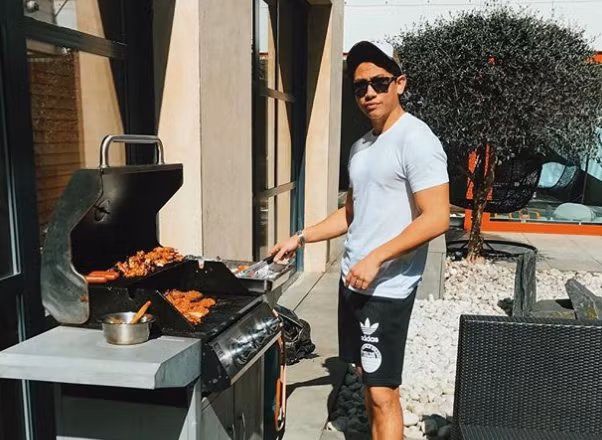 Không chỉ giàu có, Hoàng tử Mateen còn khiến nhiều người ngưỡng mộ về tài năng và học vấn của anh. Ảnh: Instagram.