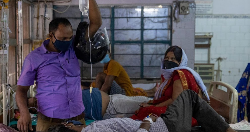 Nhiều bệnh nhân khác nhau được điều trị tại bệnh viện Jawahar Lal Nehru.