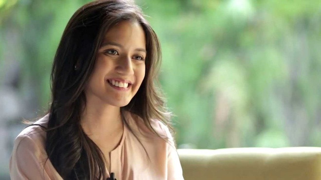 Camille Villar (sinh năm 1985) là con gái út của Manuel Villar, tỷ phú giàu thứ 2 Philippines. Mặc dù là tiểu thư nhà tài phiệt, cô không để sức ảnh hưởng của bố làm lu mờ thành công cá nhân. Được biết, Camille tiếp quản chuỗi trung tâm mua sắm Vista Mall của gia đình sau khi tốt nghiệp trường Kinh doanh IESE thuộc ĐH Navarra tại Barcelona (Tây Ban Nha). Cô còn là người dẫn chương trình của gameshow "Wil Time Bigtime" và "Wowowillie".