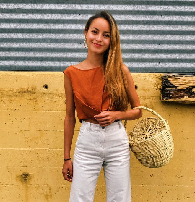 Ngoài ra, con gái của tỷ phú giàu thứ 5 Philippines có niềm đam mê âm nhạc và bộ môn yoga. Katrina không chỉ là một DJ có tiếng với nghệ danh Katsu, mà còn là giám đốc điều hành Lễ hội Wonderfruit, một chương trình nhằm nâng cao ý thức bảo vệ môi trường ở Thái Lan.