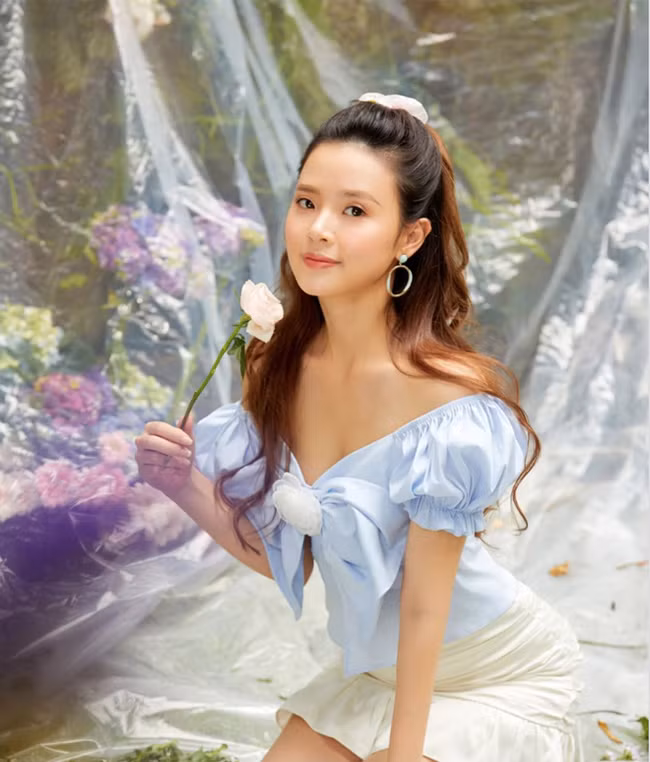 Midu va hot girl giang vien la 