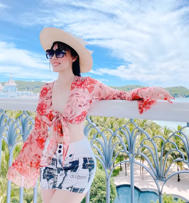 Midu va hot girl giang vien la 