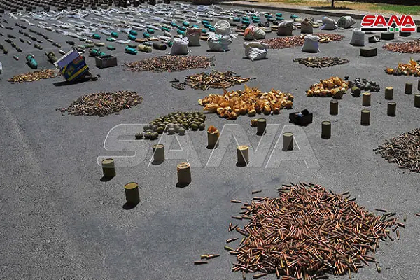 "Trong lúc tuần tra tại tỉnh Daraa, Quneitra và Damascus, Quân chính phủ Syria đã phát hiện lượng lớn vũ khí, đạn dược mà nhóm phiến quân bỏ lại trước khi chúng tháo chạy", AMN đưa tin.