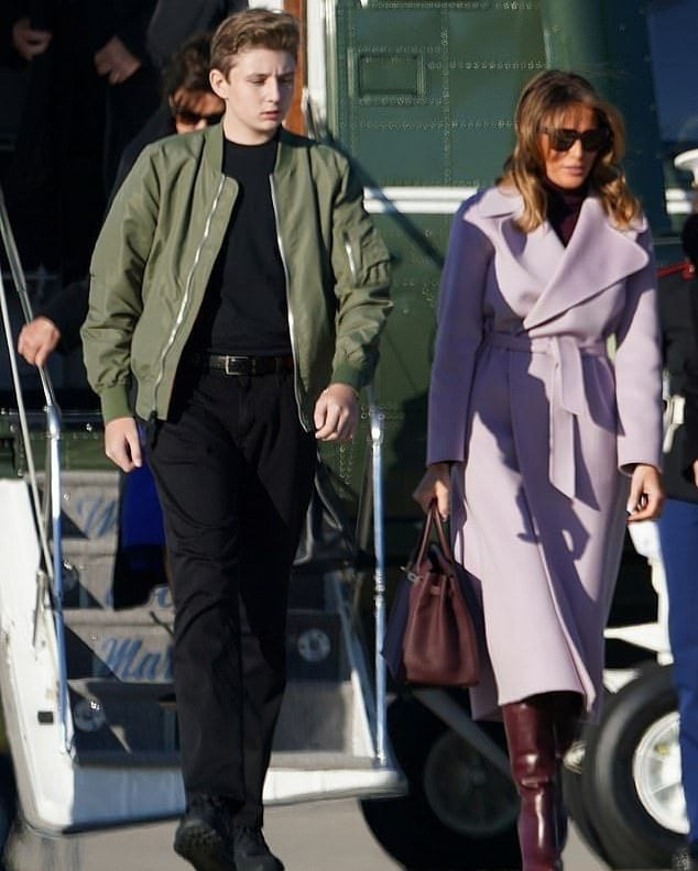 Barron Trump là "đệ nhất quý tử" đầu tiên sống trong Nhà Trắng kể từ thời của John Fitzgerald Kennedy Jr. - con trai Tổng thống John F. Kennedy.