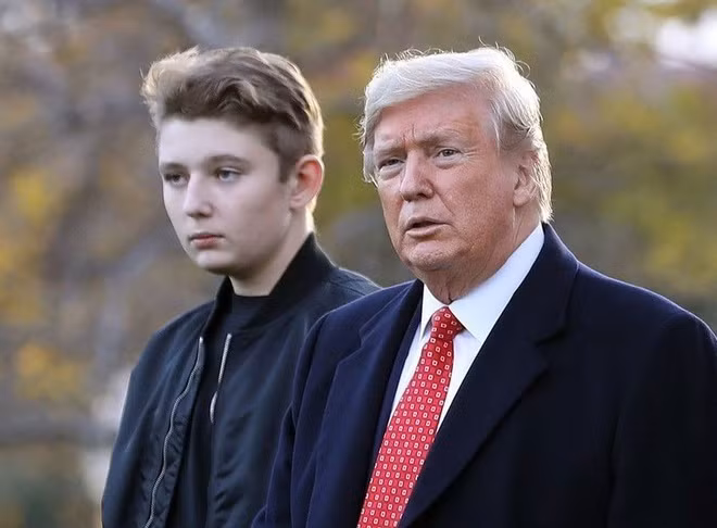 Ngoài sở thích chơi thể thao, Barron Trump còn thông thạo hai ngôn ngữ là tiếng Anh và tiếng Slovenia. 10X thường trò chuyện với ông bà ngoại bằng tiếng Slovenia. Hiện ông bà của Barron, Viktor và Amalija Knavs, đã chuyển đến Mỹ để giúp vợ chồng tổng thống chăm sóc con trai khi họ đi công tác.