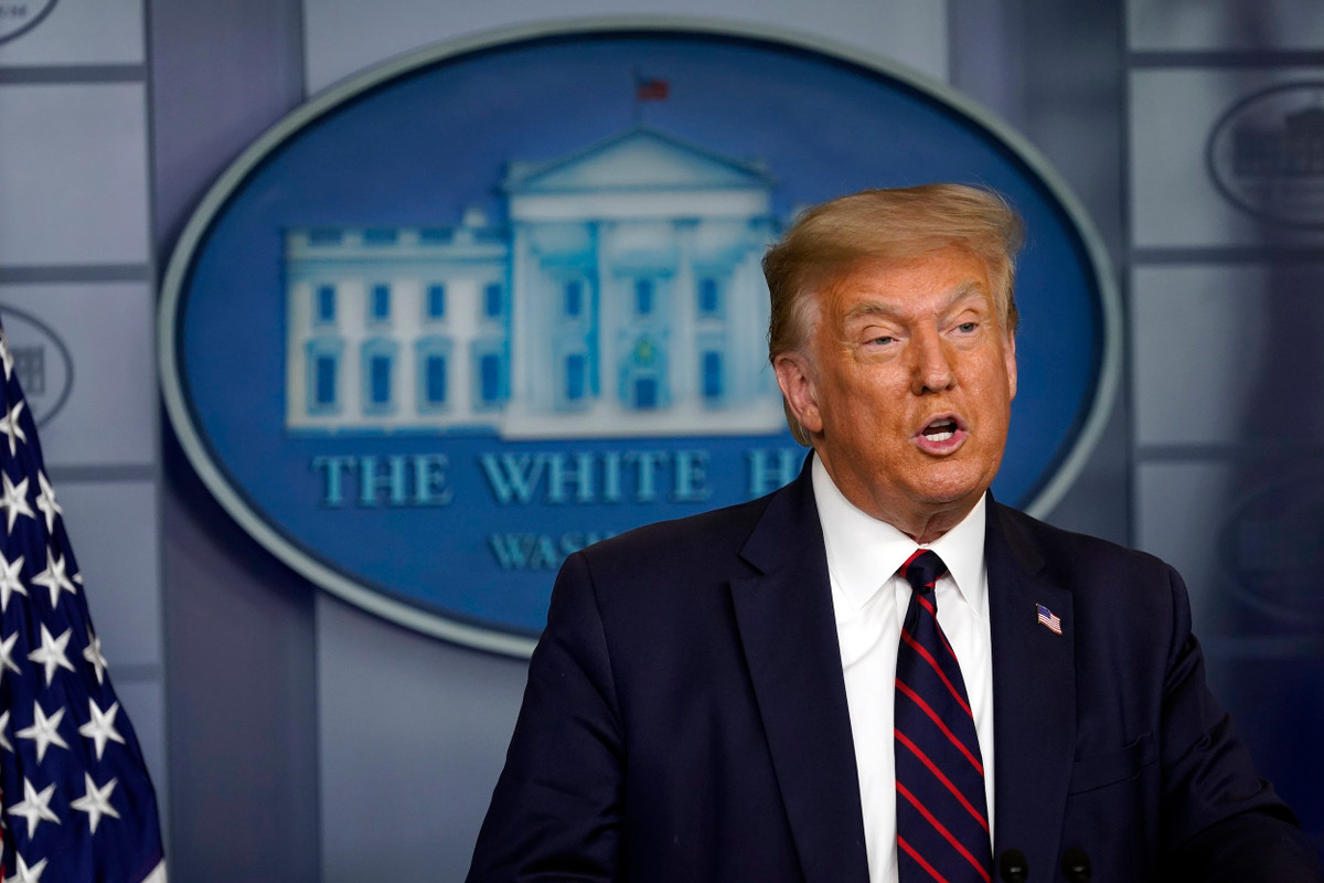 Dù chiến dịch tranh cử của Tổng thống Mỹ Donald Trump đang đối mặt không ít thách thức, Helmut Norpoth, Giáo sư về khoa học chính trị tại Đại học Stony Brook, tin rằng ông Trump sẽ tiếp tục tại vị sau cuộc bầu cử tháng 11 tới.