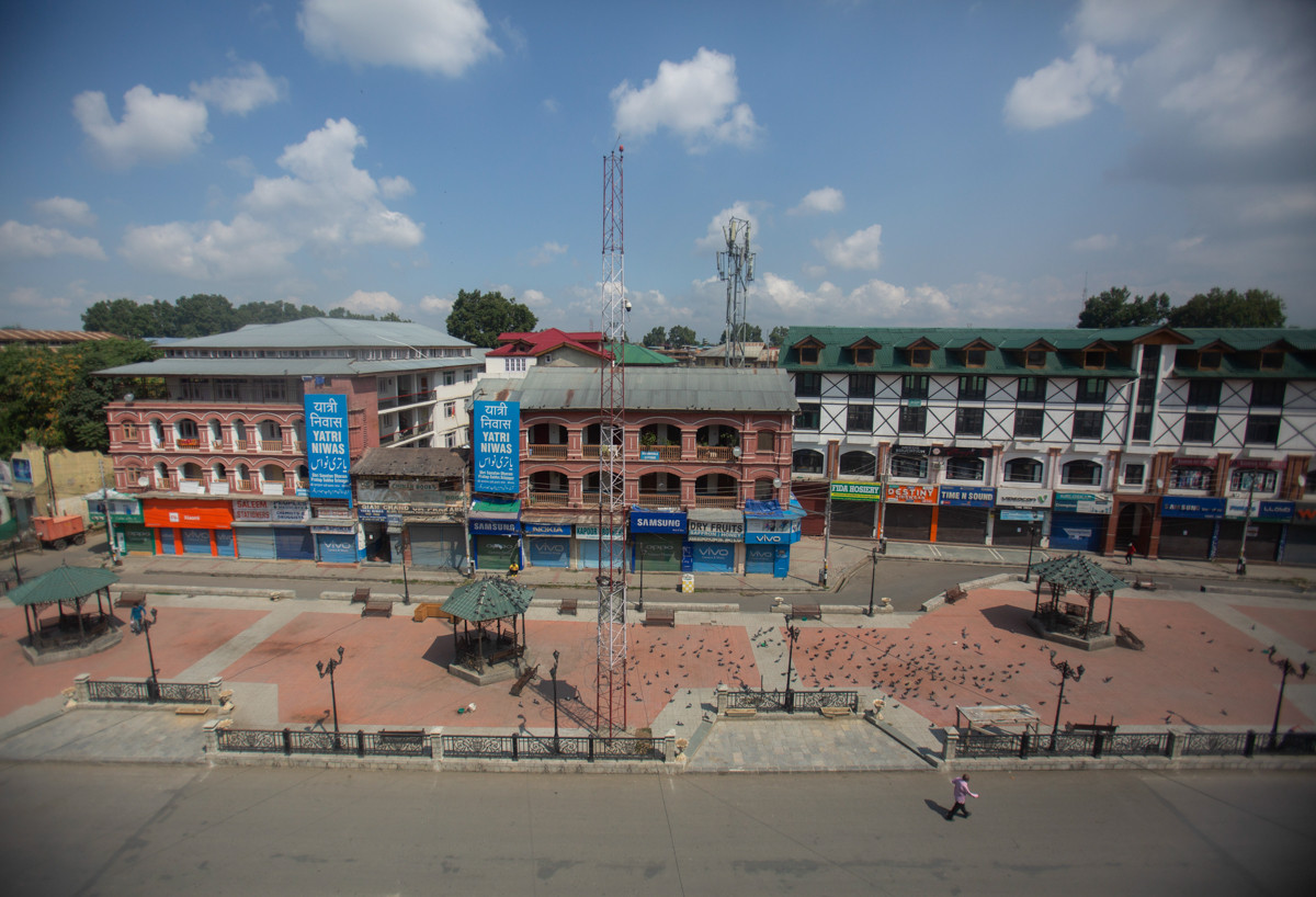 Phòng Thương mại và Công nghiệp Kashmir cho biết, thiệt hại kinh tế trong khu vực ước tính là 5,3 tỷ USD và khoảng nửa triệu việc làm đã bị mất kể từ tháng 8/2019.