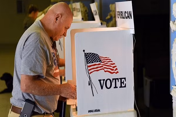 My treo thuong 10 trieu USD bat doi tuong can thiep bau cu