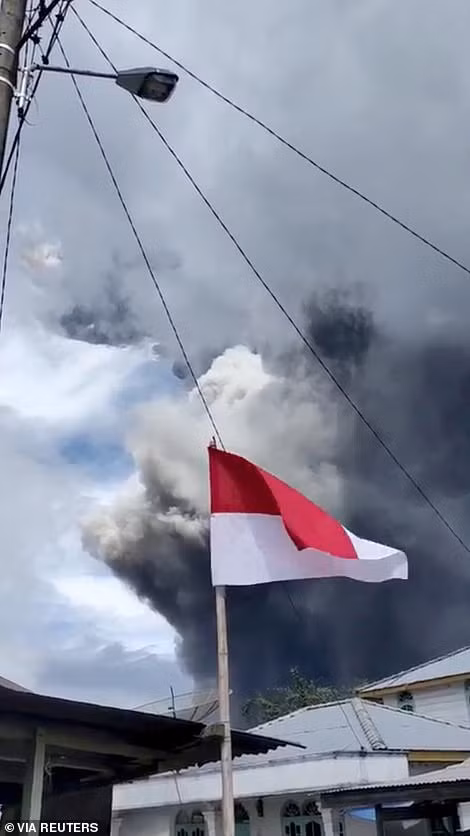 Một vụ phun trào khác vào năm 2014 đã giết chết 16 người, trong khi 7 người thiệt mạng trong vụ núi lửa Sinabung phun trào vào năm 2016.