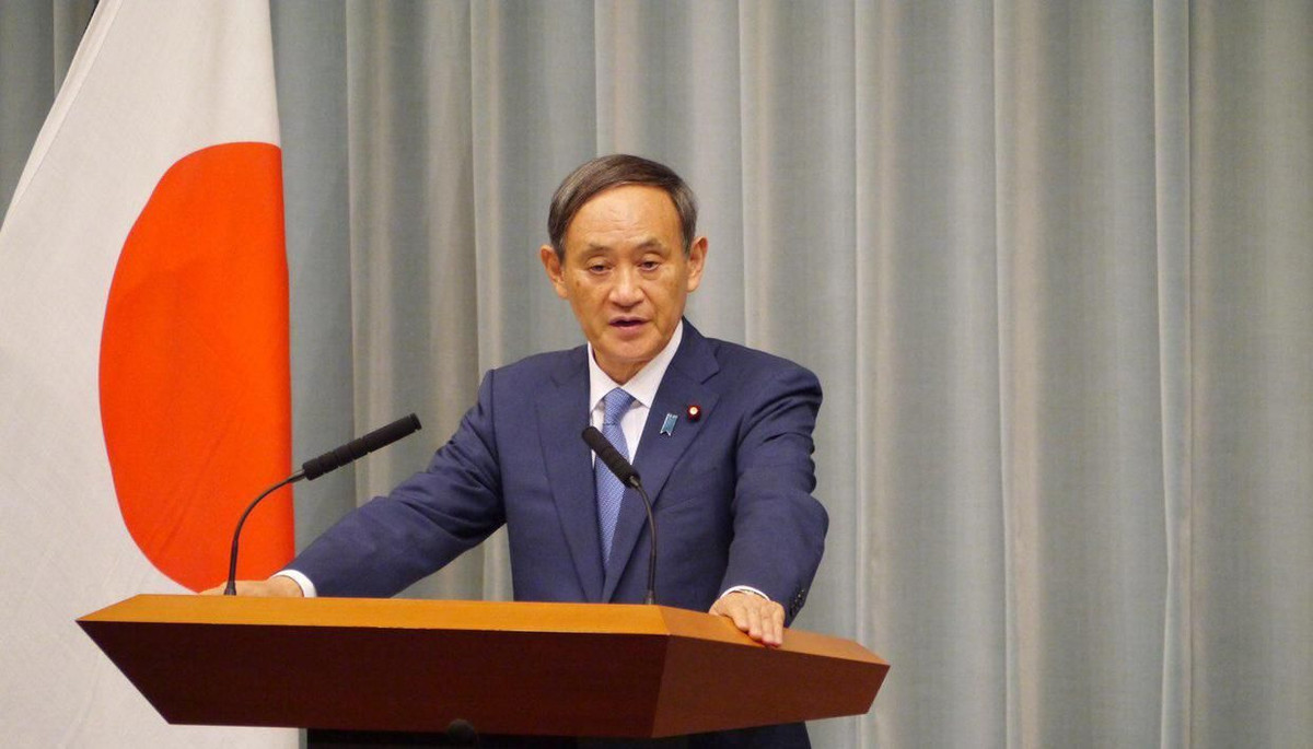 Sau khi quay trở lại cương vị Thủ tướng Nhật Bản vào năm 2012, ông Abe đã chọn ông Suga làm Chánh văn phòng Nội các, đóng vai trò là người phát ngôn hàng đầu của chính phủ và điều phối các chính sách. Ảnh: RW.