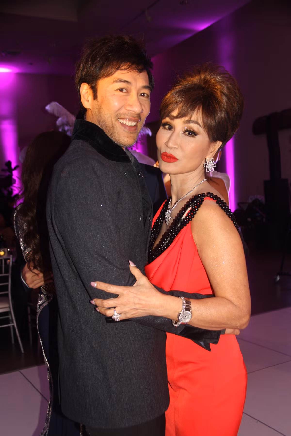 U70, ca si Khanh Ha hanh phuc voi chong kem 13 tuoi-Hinh-3