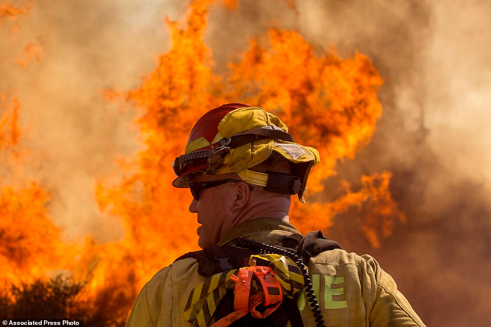 Được biết, mùa cháy rừng ở California thường kéo dài từ tháng 8 đến tháng 11 hàng năm, khi thời tiết hanh khô và ít mưa.