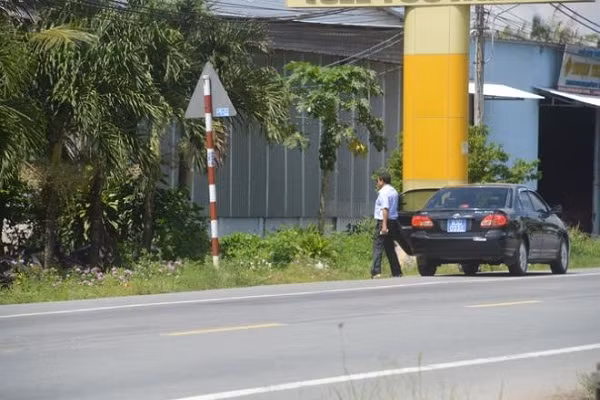 Xe cong ghe nha Truong Ban To chuc an co: Soc Trang len tieng