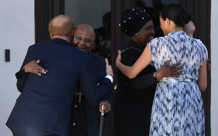 Hinh anh Cong nuong Meghan Markle dung chuan 