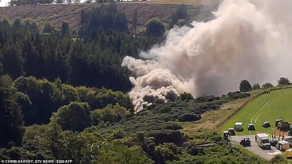 Hien truong tai nan tau hoa tai Scotland, co the do lo dat-Hinh-12