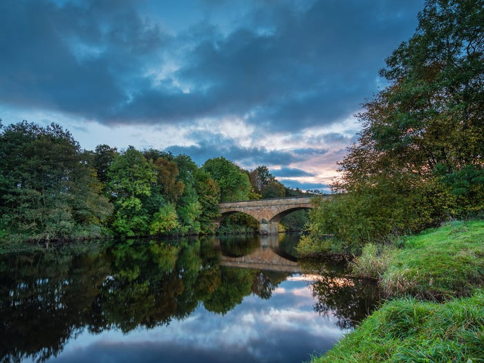 Bellingham là thị trấn nhỏ nằm bên bờ sông North Tyne. Du khách có thể tham gia nhiều hoạt động tại thị trấn này như câu cá, chơi golf hay đi bộ đường dài...