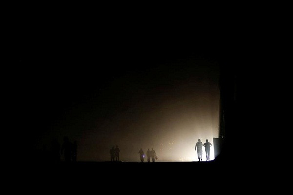 Được biết, Gaza gần như phụ thuộc vào Israel trong nhu cầu năng lượng. Hai triệu dân ở Gaza hiện đang sống trong cảnh bị cắt điện luân phiên. Họ có điện 6 giờ rồi sau đó mất điện trong 10 giờ.