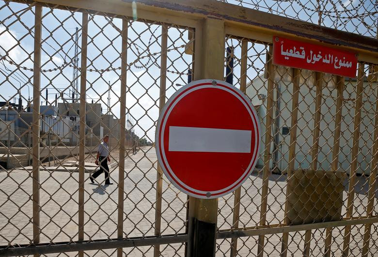 Theo Al Jazeera, nhà máy điện duy nhất ở Gaza tạm đóng cửa, chưa đầy một tuần sau khi Israel ngừng mọi hoạt động vận chuyển nhiên liệu vào Dải Gaza như một động thái nhằm trả đũa Palestine vì thả bóng bay gây cháy đất nông nghiệp ở biên giới Israel. (Nguồn ảnh: Reuters)