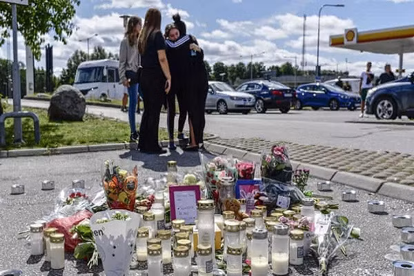 Be gai 12 tuoi chet vi dan lac cua bang dang xa hoi den