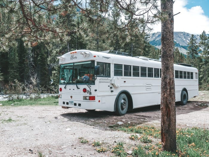 Cả gia đình Tawny đã đến nhiều địa điểm trên khắp đất nước, trong đó có Washington, Oregon, Idaho và Wyoming, bằng chiếc xe buýt này.
