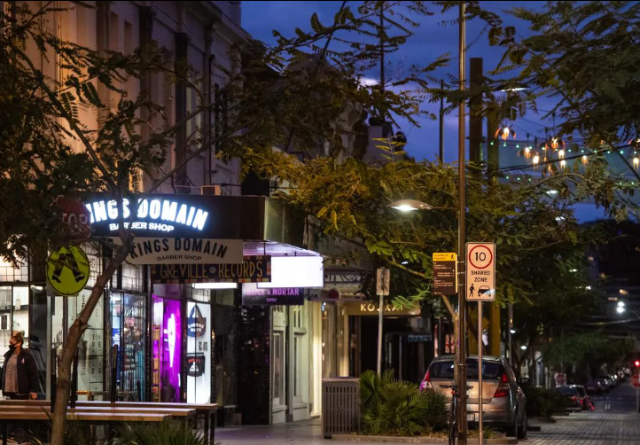 Cuoc song o thanh pho Melbourne bi phong toa giua “bao” COVID-19-Hinh-10