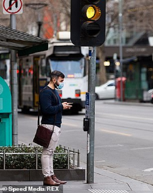 Cuoc song o thanh pho Melbourne bi phong toa giua “bao” COVID-19-Hinh-9