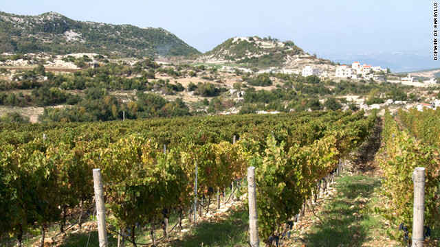 Công ty rượu vang Chateau Ksara được cho là nhà cung cấp rượu vang hàng đầu của Li Băng. Nơi này mở cửa cho du khách tham quan và nếm thử rượu vang. Ảnh: CNN.