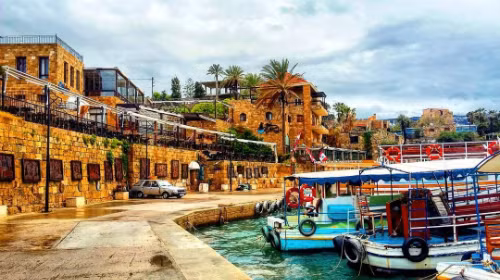 Bảng chữ cái lâu đời nhất thế giới - Phoenicia - ra đời tại thành phố Byblos, Li Băng. Ảnh: LP.