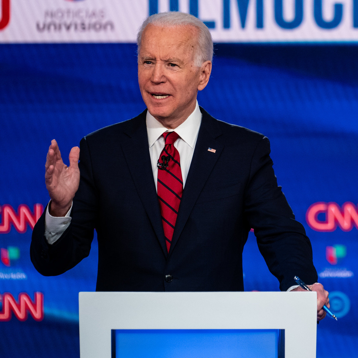 Ông Biden tốt nghiệp cử nhân ngành Lịch sử và Khoa học Chính trị của trường Đại học Delaware năm 1965. Năm 1968, ông nhận bằng Luật của trường Đại học Luật Syracuse. Ảnh: NYT.