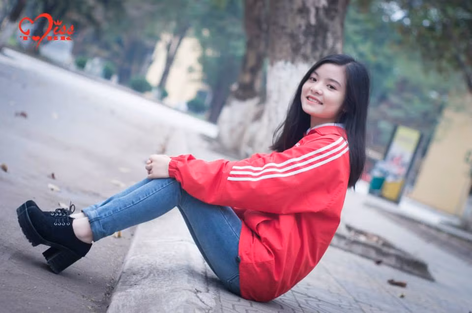 Các thi sinh tham gia cuộc thi hầu hết đều là những nữ sinh năm 1, 2 của Đại học Bách Khoa. Ảnh: Mạc Thi Ngọc Mai, sinh năm 1996, sinh viên lớp TA1.08.