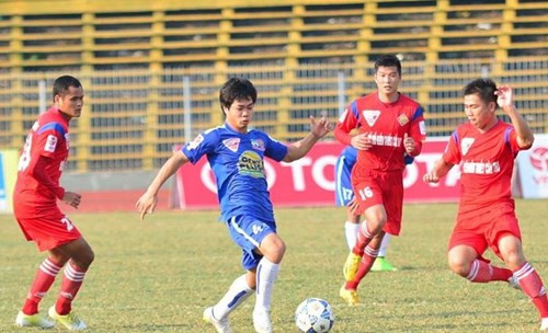 Cuối tuần qua, Công Phượng và HAGL tiếp tục thất bại trước SSKT Cần Thơ làm các fan không khỏi ngán ngẩm. Công Phượng và HAGL hiện bị nhận xét là chơi càng ngày càng nhàm chán, như ru ngủ khán giả.