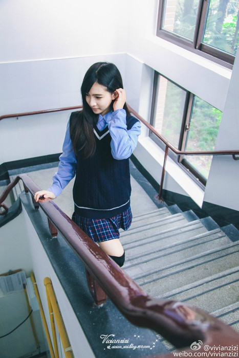 Trịnh Lăng Lị hiện đang là sinh viên năm thứ hai chuyên ngành tiếng Anh của trường Đại học Kinh tế và Tài chính Thượng Hải.