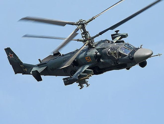 Nhờ kết cấu rotor đồng trục có một không hai mà khả năng vận động trên không của Ka-52 tỏ ra linh hoạt hơn cả trực thăng hạng nhẹ, bất chấp trọng lượng của nó khá nặng nề.