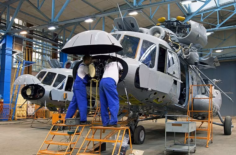 Theo cổng thông tin điện tử Công ty Trực thăng Nga (Russian Helicopter), đoàn cán bộ cấp cao Bộ Quốc phòng Cộng hòa Xã hội Chủ nghĩa Việt Nam mới đây đã có chuyến thăm tới nhà máy trực thăng Kazan (thuộc Tổng công ty nhà nước Rostec) và có các cuộc thảo luận, đàm phán bước đầu về việc mua mới các máy bay trực thăng đa năng cho Không quân Nhân dân Việt Nam. Nguồn ảnh: English Russia