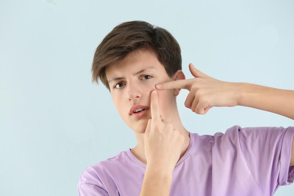 Bi quyet cham soc da ngua mun tuoi day thi