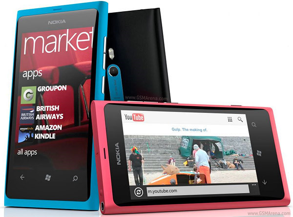 Smartphone Lumia 800. Ảnh: Gsmarena.