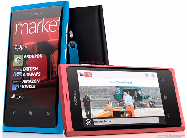 Smartphone Lumia 800. Ảnh: Gsmarena.