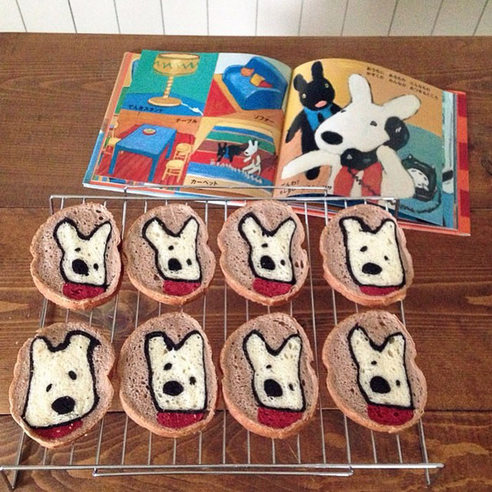 Bánh có in họa tiết giống các bức tranh vẽ của con trai cô thợ bánh.