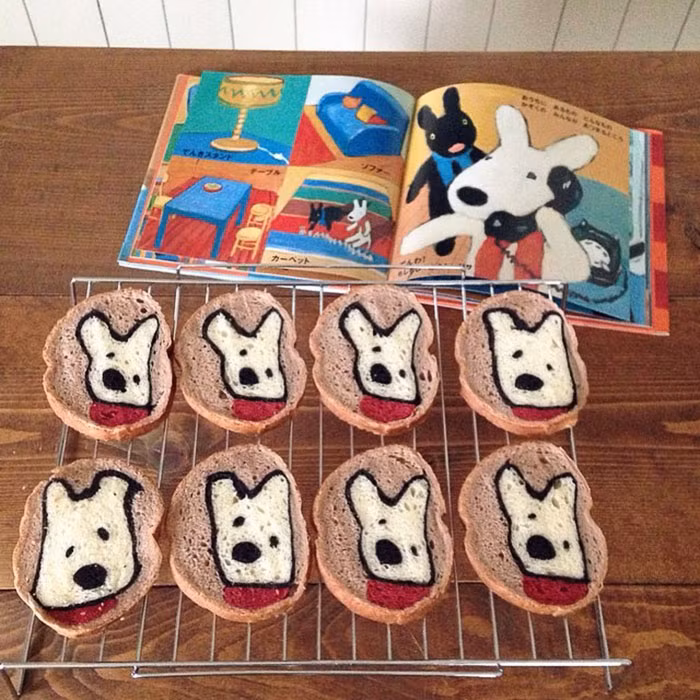 Bánh có in họa tiết giống các bức tranh vẽ của con trai cô thợ bánh.