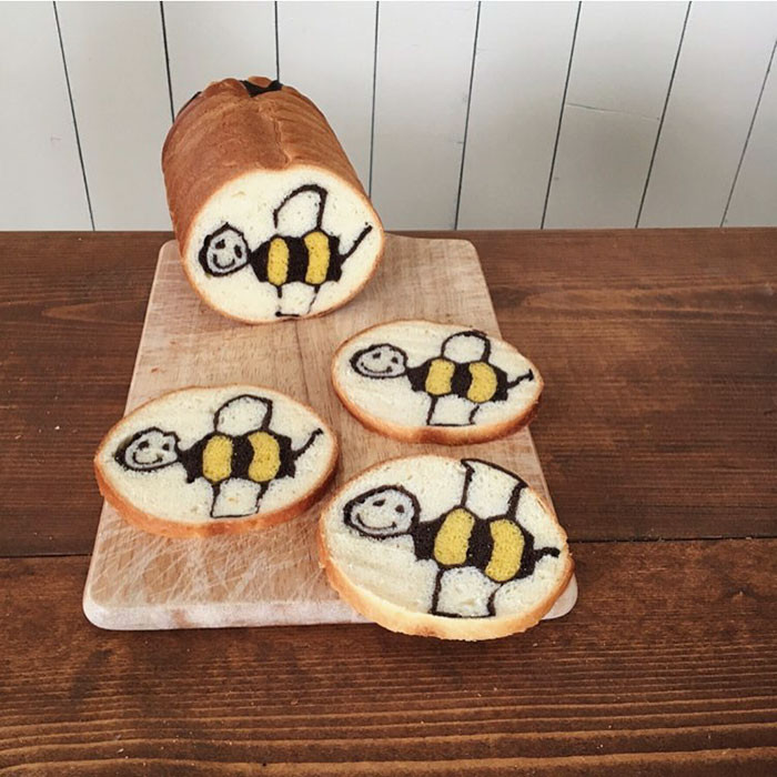 Điều tuyệt vời nhất là những chiếc bánh mì này được thực hiện với nguyên liệu tạo hương vị và màu sắc hoàn toàn tự nhiên từ thực phẩm như rau bina, ca cao và củ cải đường.