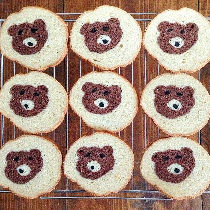 Người thợ làm bánh đã sáng tạo nên những chiếc bánh mì lõi hoa văn độc lạ lấy cảm hứng từ bức vẽ của con trai cô và thiên nhiên.