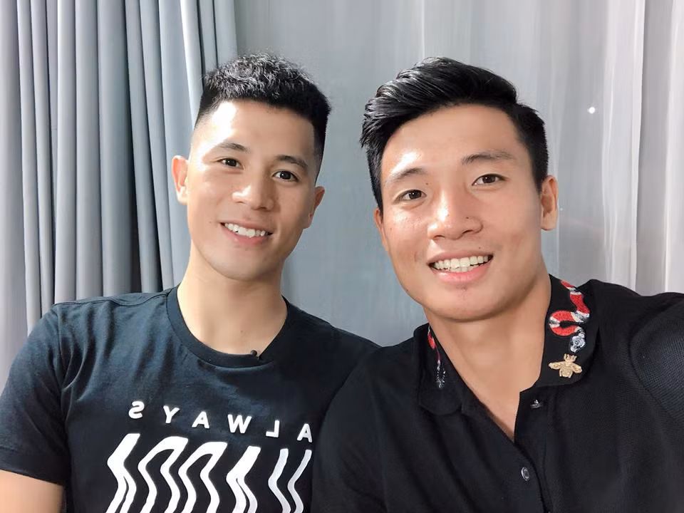 "Lầy lội" là thế, nhưng có lúc 2 chàng trai Tiến Dũng - Đình Trọng rất bảnh bao, cùng nhau tham gia các sự kiện.