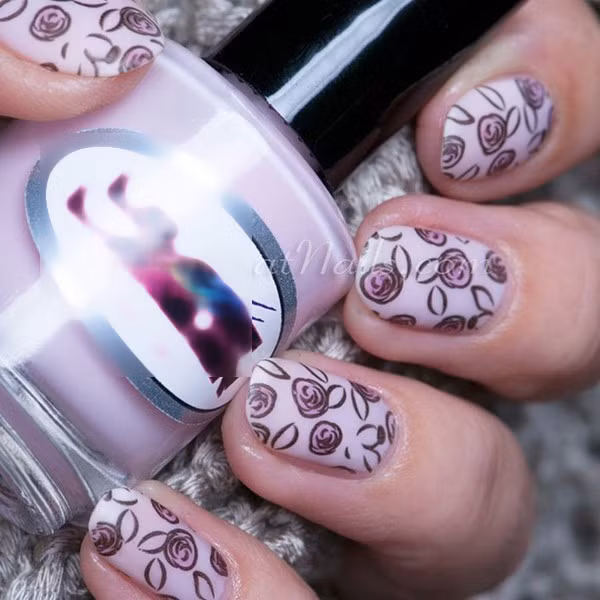 Nail hoa tím mộng mơ.